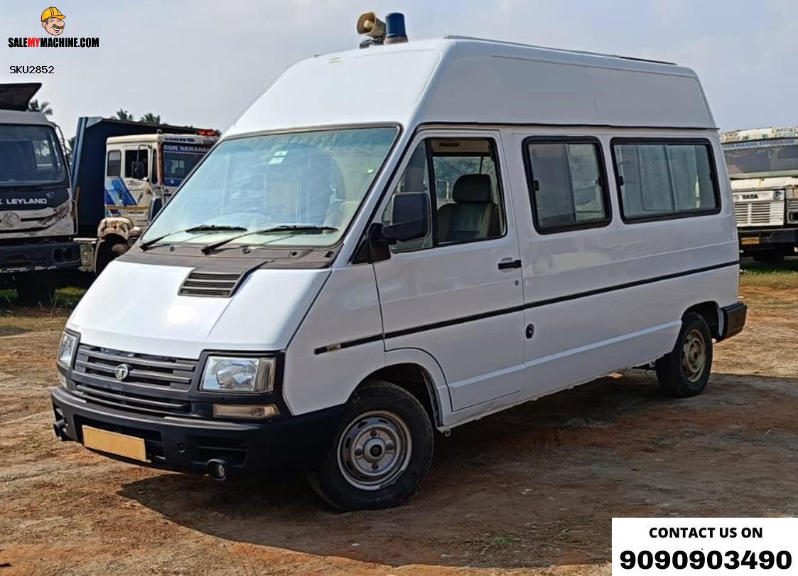 TATA WINGER AMBULANCE